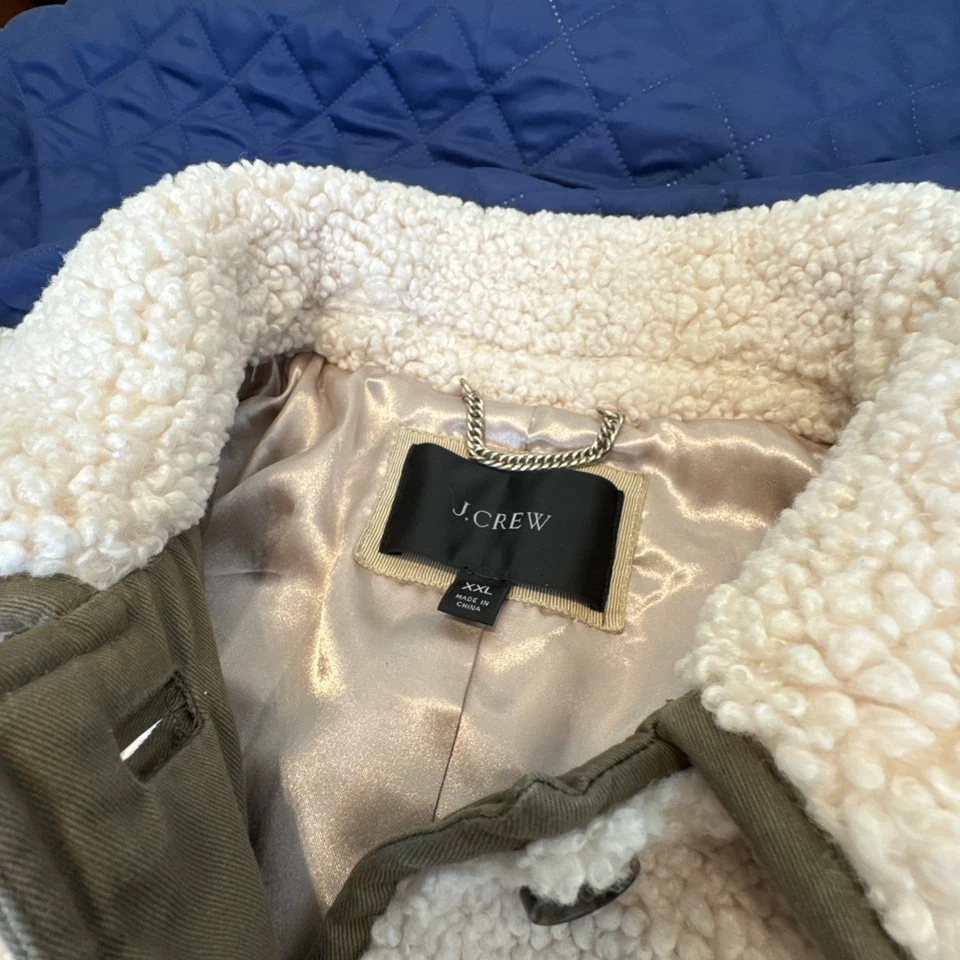 J. Jaqueta Crew Feminina Sherpa Boucle Tamanho XXL Marfim Acabamento Verde Oliva - Imagem 4 de 4