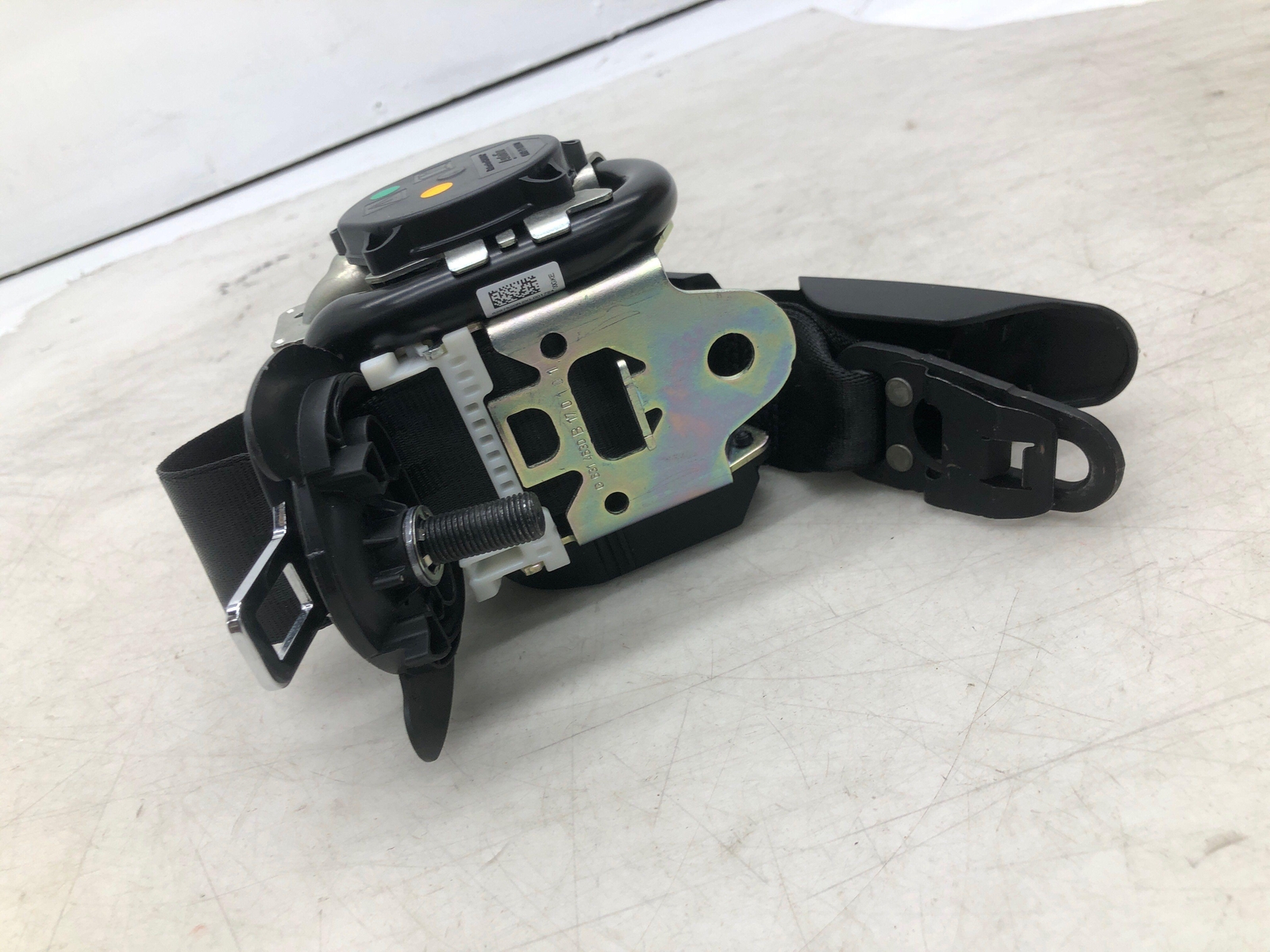2016-2020 BENTLEY BENTAYGA 3RD ROW REAR RIGHT PASSENGER SIDE SEAT BELT RETRACTOR