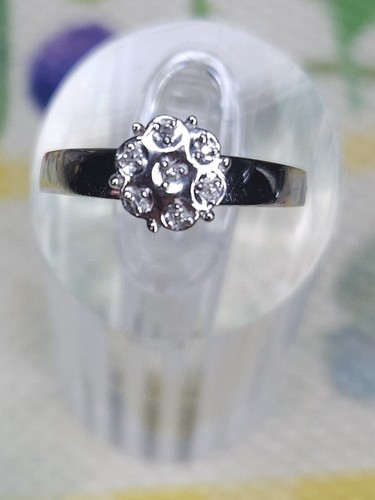 Lovely 10k Gold Diamonds Cluster Ring - Picture 10 of 11