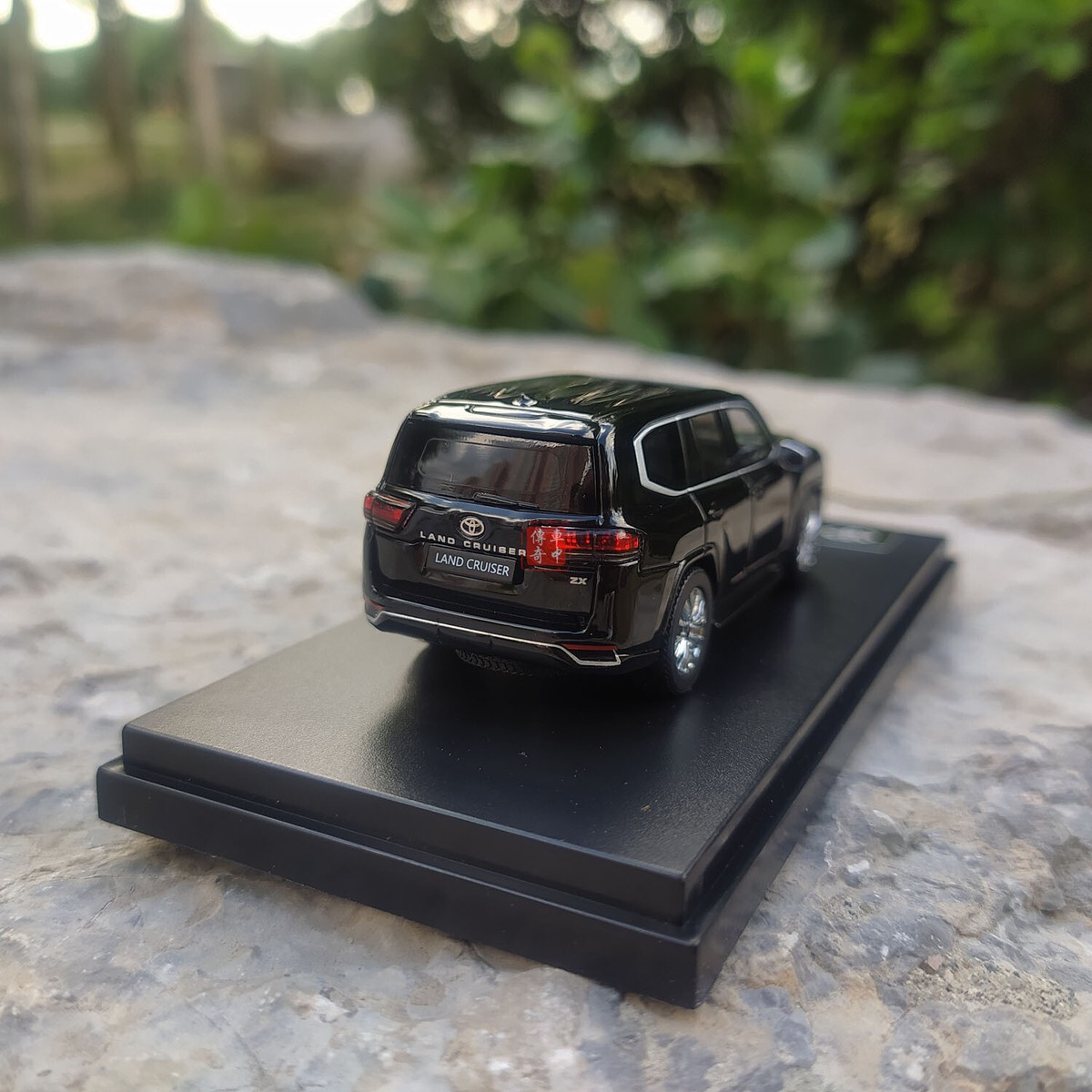 ミニカー 64Diecast 1/64 Toyota Land Cruiser LC300 ZX diecast model White Color