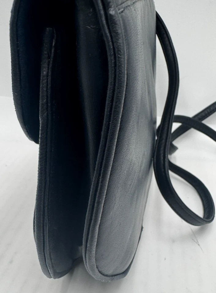 Bolso de mano bandolera Sharif para mujer de cuero azul bordado floral Foto 3 de 4