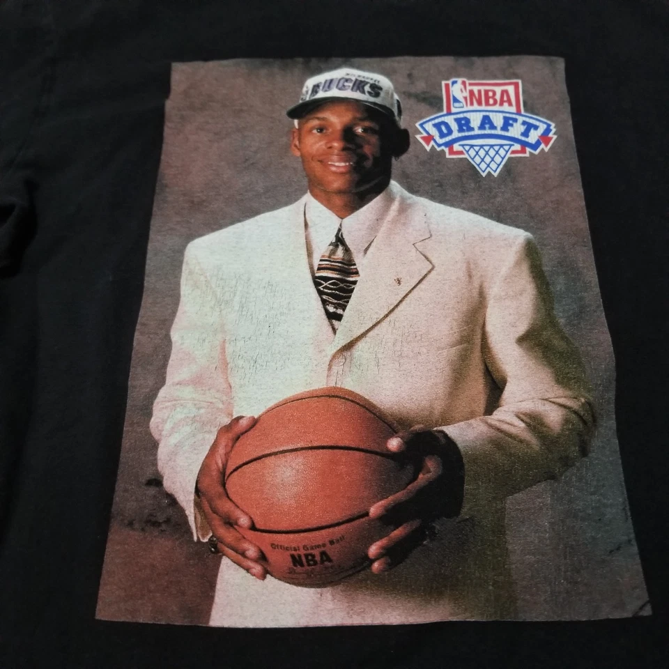 Milwaukee Bucks NBA Mitchell & Ness Ray Allen Camisa Negra Draft Para Hombres Mediana Foto 4 de 4