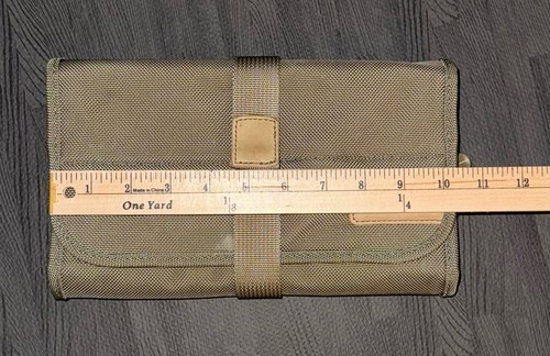 Briggs & Riley Travelware Trifold Olive Nylon Compact Toiletry Folding Bag - Picture 8 of 12
