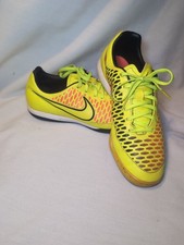 Nike Indoor Soccer Shoes Mens 8.5 Yellow Lace...