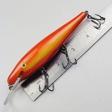 Freshwater Wood Crankbait - Unknown Maker Diving Nice Paint Job Bass Walleye #22
