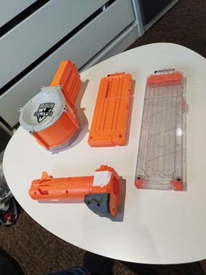 3 x Nerf N-Strike Elite Dart Magazin Clip KOMBIVERSAND und Schalldämpfer Barrel