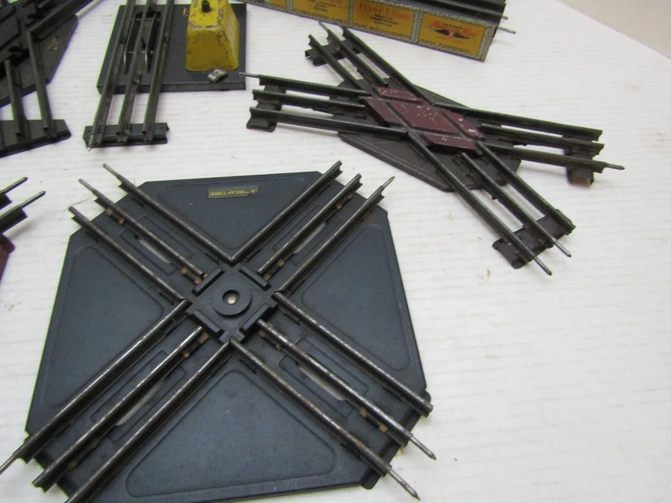 VINTAGE AMERICAN FLYER RAILROAD TRAIN TRACK 3-RAIL O SCALE ACCESSORIES CROSSING - Image 4 of 4