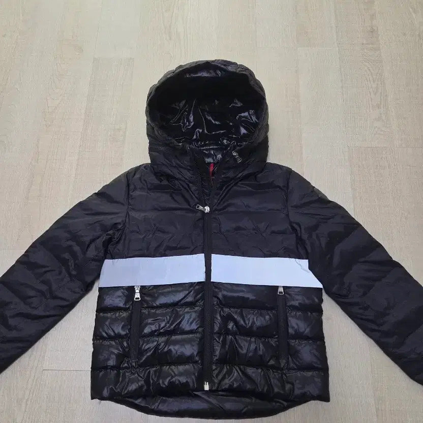 Moncler Kids Padded Jacket - Size 8Y, Good Condition, Detachable Hood thumbnail 6