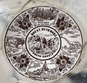 Enco National Mount Rushmore South Dakota Wall Drug Souvenir Plate
