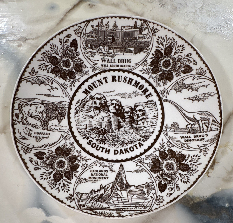 Enco National Mount Rushmore South Dakota Wall Drug Souvenir Plate