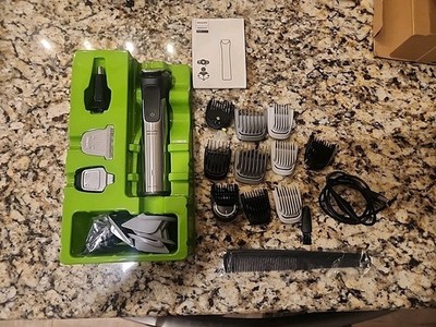 Philips Norelco Multigroom 7000 Series All-in-One Trimmer, 23-Piece MG7970 Fs