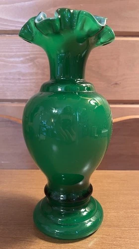 Fenton Emerald Green Ruffled Edge Vase 8 1/2"