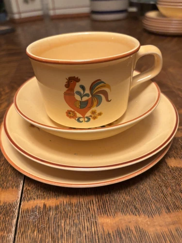 Vintage Taylor Smith Reveille Rooster Fruit Bowl Salad Plate Cup& Saucer 4pc Set