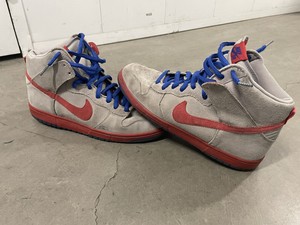 medium gray red nike dunks 2009