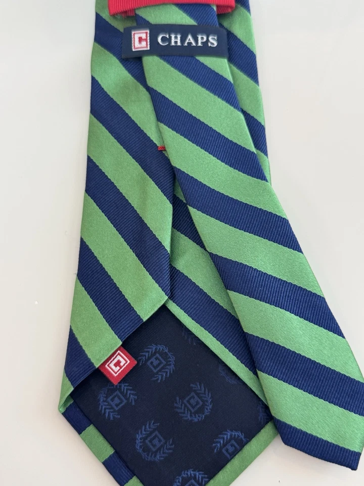 Corbata clásica a rayas diagonales tradicional azul marino/verde/marfil CHAPS 100 % seda Foto 3 de 3
