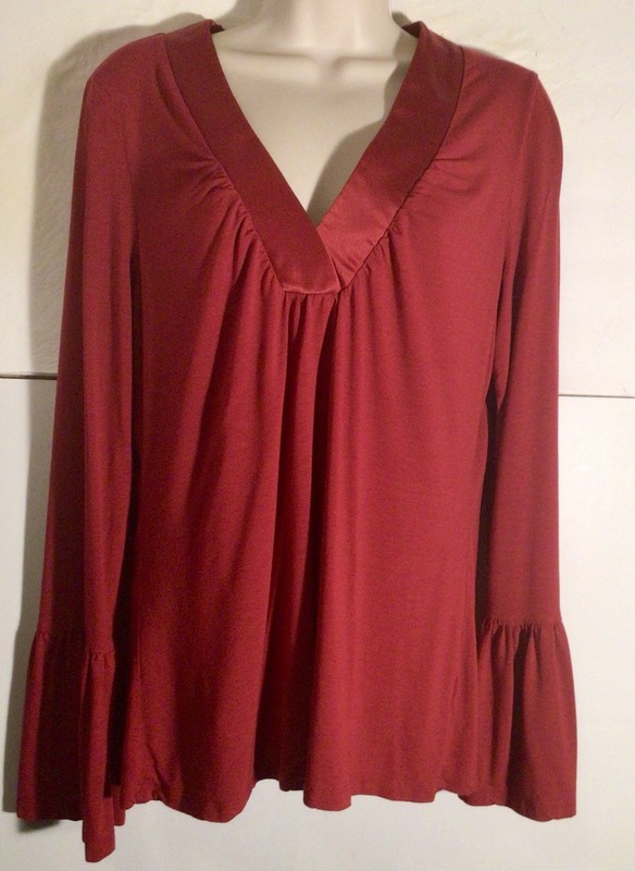 INC INTERNATIONAL  CONCEPT WOMENS PETITE SIZE PL TOP RED  NEW CONDITION
