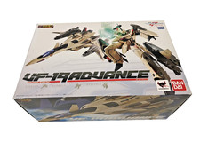 Bandai DX Chogokin Macross VF-19 Advance