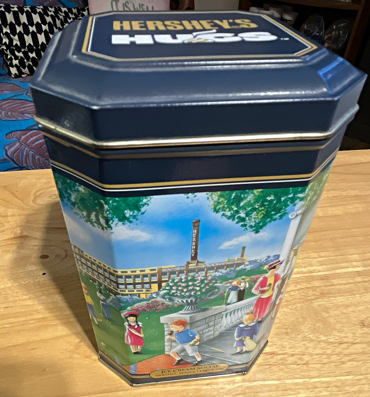 Hershey's Hometown Series Hugs Canister #10 1994 Black/Gold Candy & Nuts VINTAGE