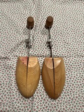 Vintage Cedar Shoe Trees Adjustable Split Toe Men  s 9-12 Wooden Shoe Stretchers