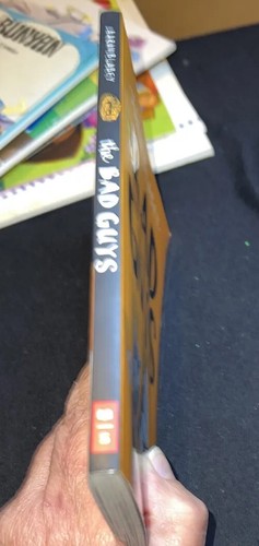 The Bad Guys by Aaron Blabey NEW Paperback Grade 3-4 2016year Like New - Picture 9 of 14