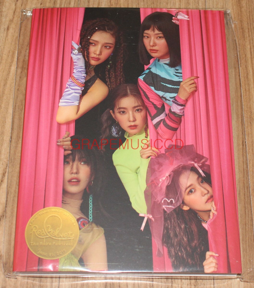 RED VELVET The ReVe Festival Day 1 SMTOWN OFFICIAL GOODS POSTCARD BOOK SEALED