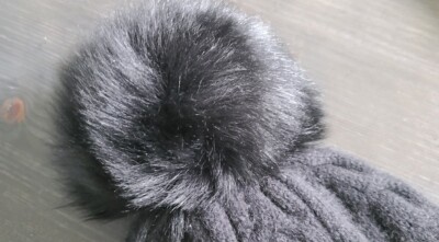 Amicale Cashmere Cable Knit Beanie Shearling Pom Black | eBay display picture 1