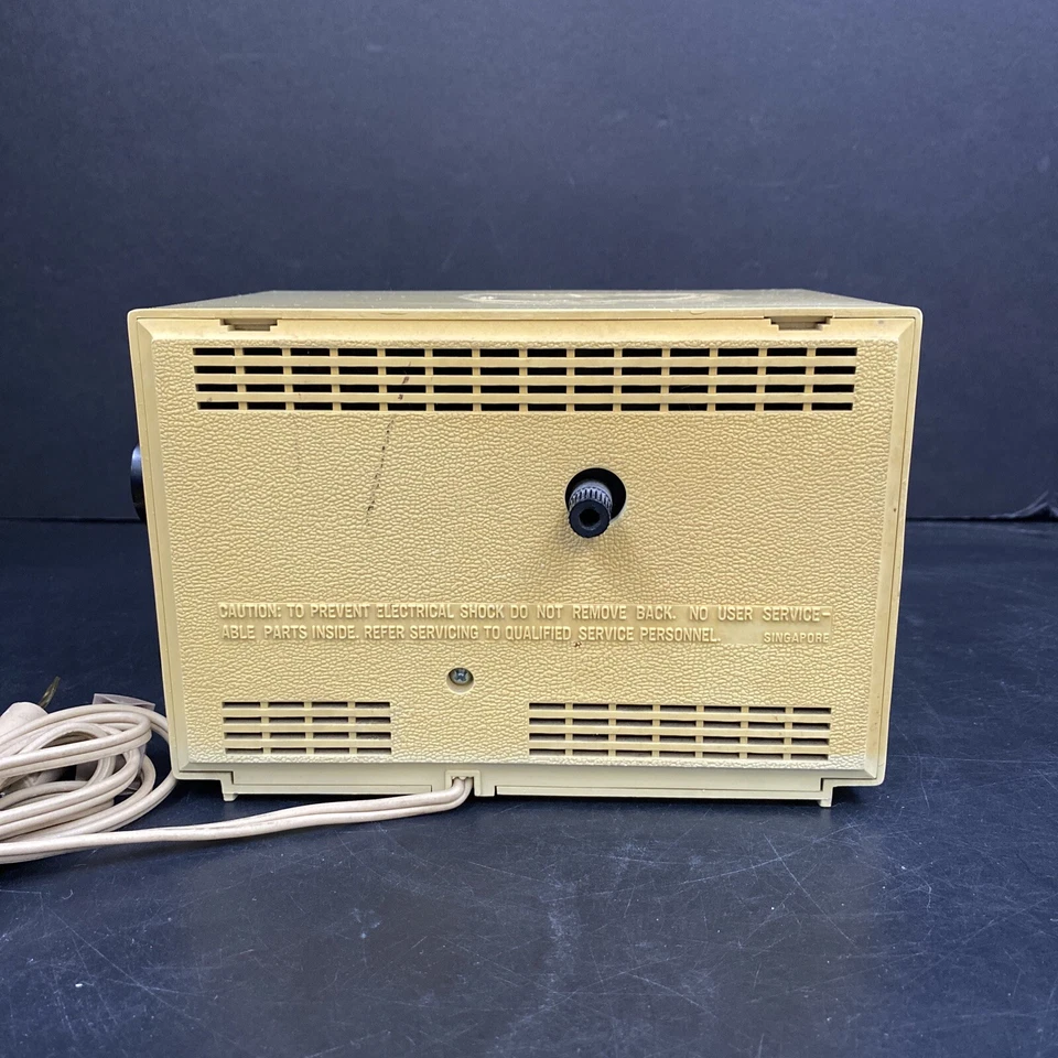 Vintage 70s GE General Electric AM Clock Radio Beige Analog Art Deco Decor Den - Image 3 of 4