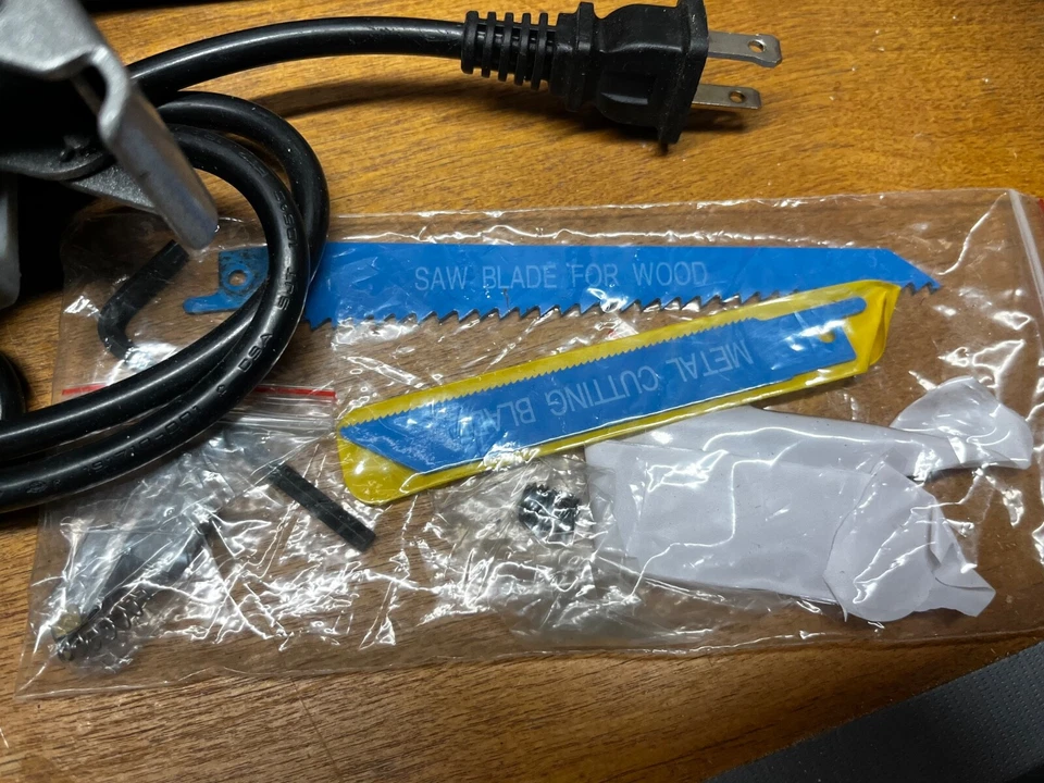 NIB Chicago Electric Reciprocating Saw 4.5. Amp 120 volt Variable Speed 04095 - Image 4 of 4