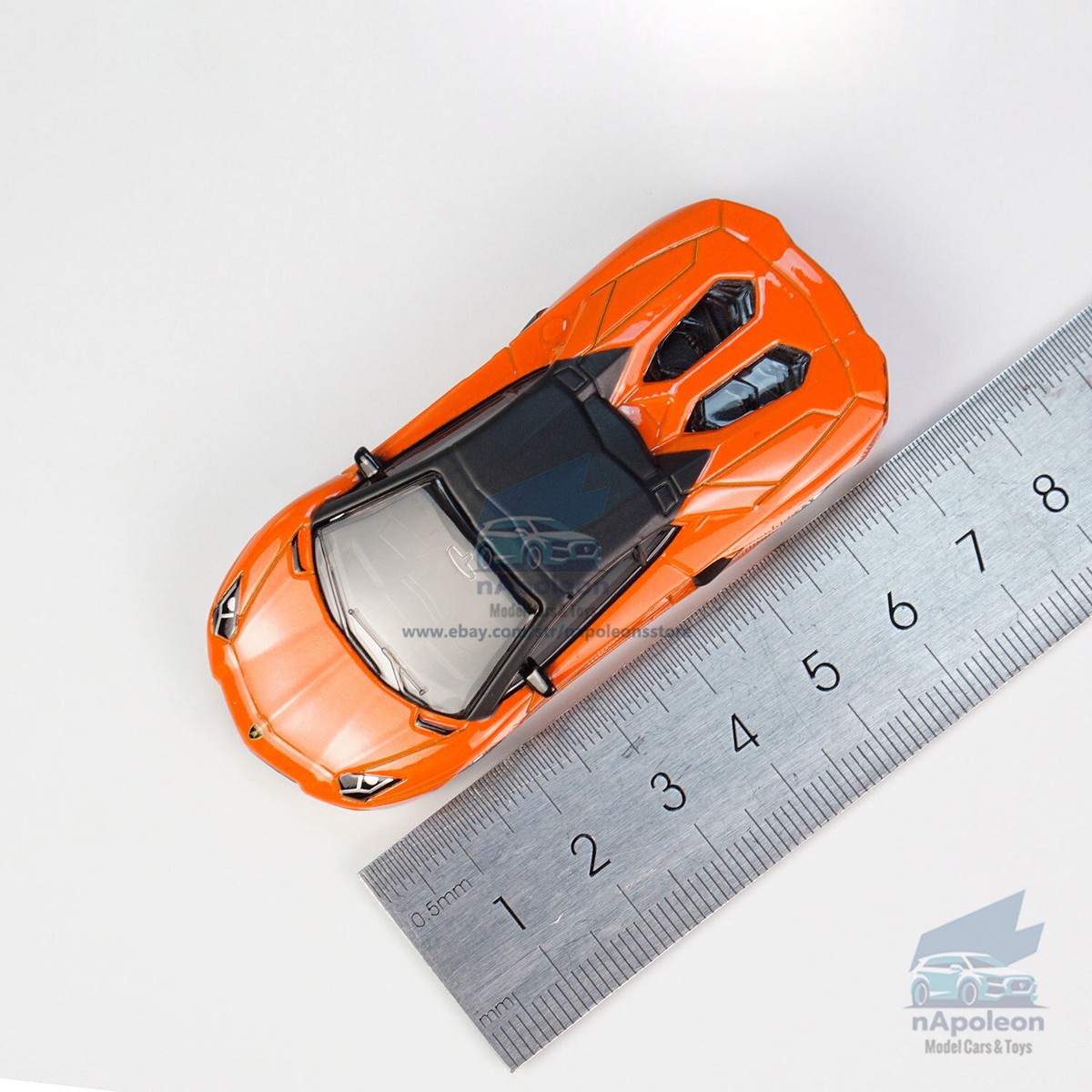 1:64 Lamborghini Aventador Roadster Model Car Diecast Vehicle