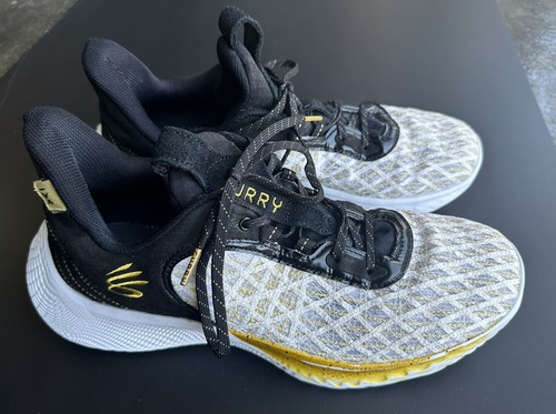 curry 9 black yellow