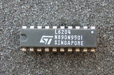 ST L6204 DIP-20 DMOS DUAL FULL BRIDGE DRIVER USA ship *tn