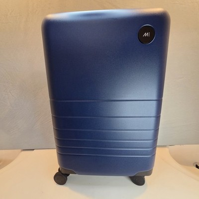 MONOS 22 Inch 4-Wheeled Carry On Luggage in Ocean Blue EUC very clean