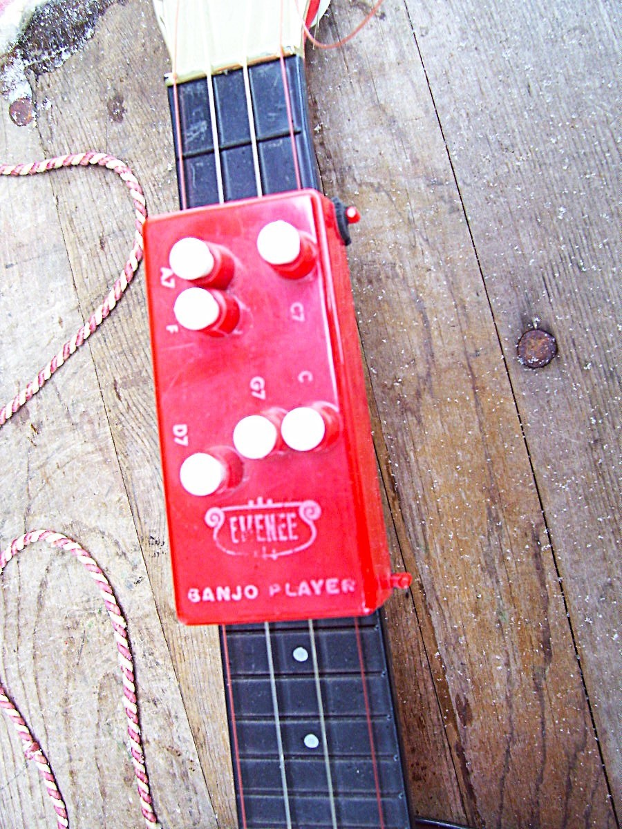 SELDOM SEEN  1950s EMENEE TOY GOLDEN BANJO ~  W/CASE  & CHORD  PAYER  ATTACHMENT