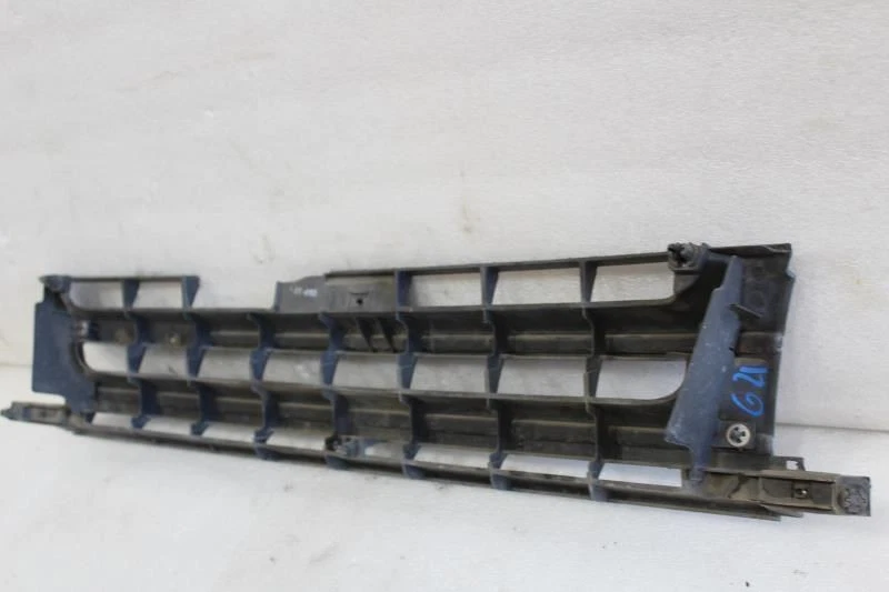 Mazda MPV 1992 furgoneta parrilla delantera Foto 4 de 4