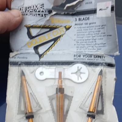 The Game Tracker Double Cut 3 Blade Broadhead 125 Grain Compound