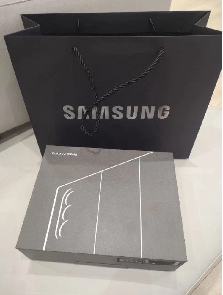 Genuine Samsung Galaxy Z TriFold SM-F968 5G 10.0&rdquo; 16GB RAM 512GB Crafted...