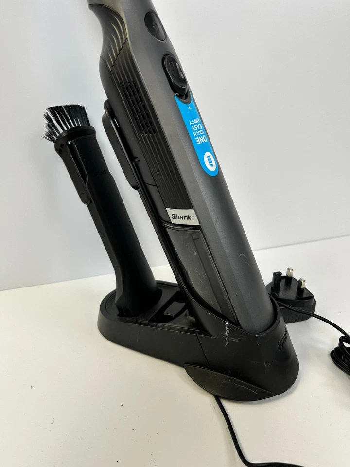 Shark Handheld Vacuum Cleaner Pet Hair Removal WV200UK - Wont Power On - Image 2 of 4