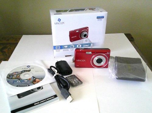 MINOLTA MN5Z HD Digital Camera 20MP 2.7" Screen 720pHD Video
