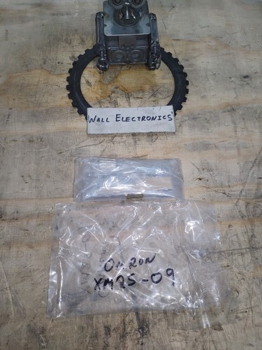 Omron XM25-09 Connector - Picture 1 of 6