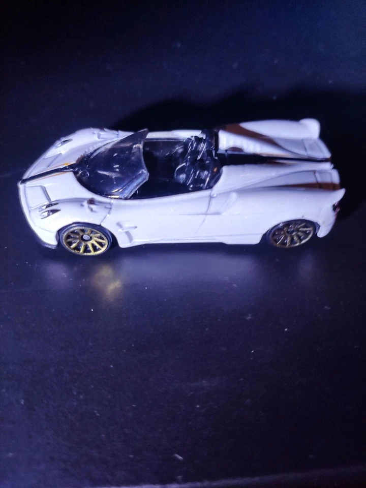 Hot Wheels 1:64 2020 Roadsters Mazda MX-5 Miata Car - Image 2 of 4