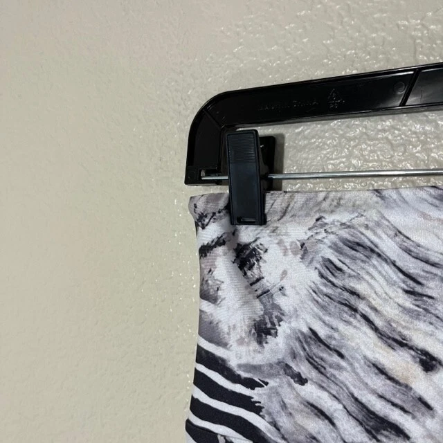 Onzie Leggings Small Medium Womens Yoga Stretch Pull On Black White Abstract Art - Image 2 of 4