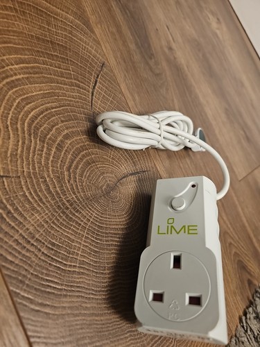 Spina risparmio energetico Lime ES1016 bianca 240V 13A 3000 Watt con ricevitore infrarossi - Foto 2 di 4