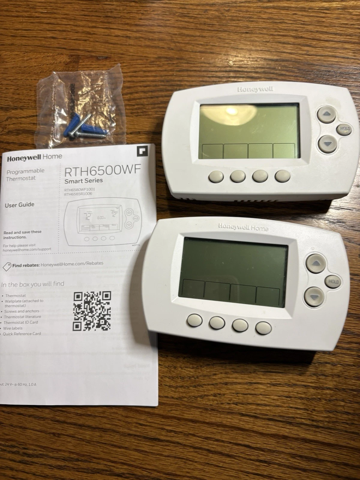 HONEYWLL HOME SMART THERMOSTAT RTH6500WF WIFI HEAT A/C W Of 2 May Not Used
Opens in a new window or