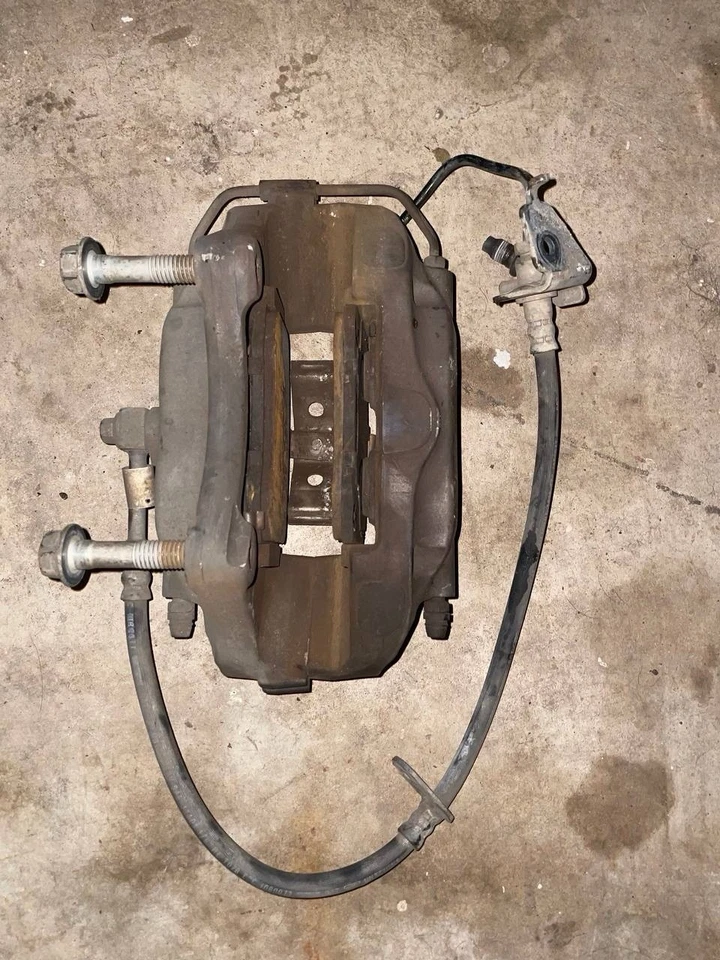 Juego de pinzas de freno Brembo delanteras traseras Chevrolet Camaro SS 2010-2015 LH RR LR Foto 4 de 4