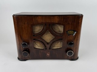 Röhrenradio Philips 944A kleines Tischgerät Holzgehäuse Tschechoslowakei 1934