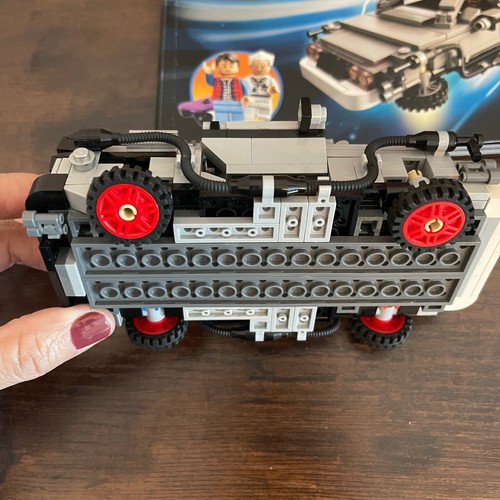 LEGO Back To The Future DeLorean Time Machine 21103 - Picture 7 of 12