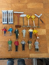 Train Layout Accessories - 18 piece lot of people ,Signs and others