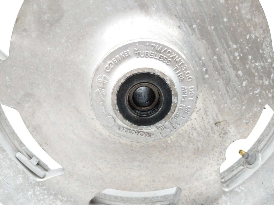 09 Honda VTX1300R Front Wheel Rim STRAIGHT 17X3.00 - Image 3 of 4