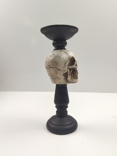 Candelabro gótico de Halloween calavera, 11” de alto - Imagen 4 de 6