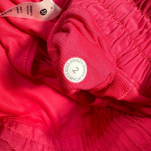 Nuevo Lululemon Talla 4, 6 Hotty Hot tiro alto forrado corto 4" LIPG brillo de labios rosa - Imagen 9 de 21